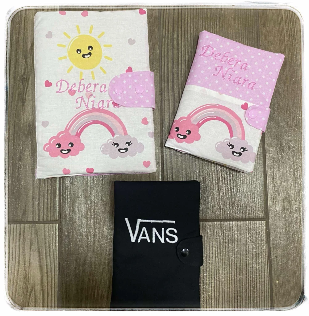 egyedi pelustartók és EÜ kiskönyv borítók